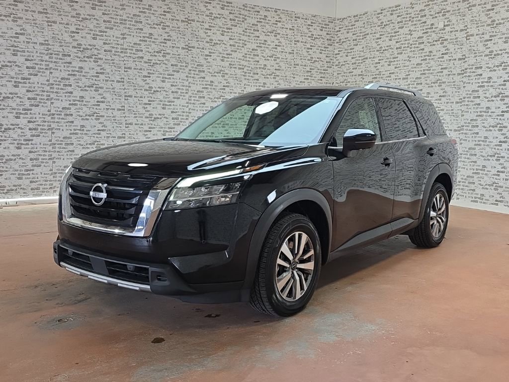 Used 2023 Nissan Pathfinder SL image 3