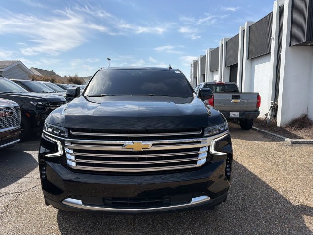 Used 2024 Chevrolet Tahoe High Country w/ Advanced Technology Package AWD/4WD image 2
