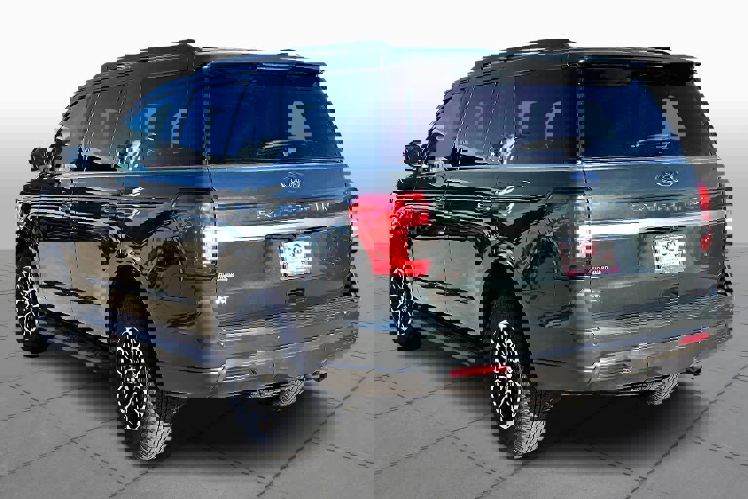 Used 2022 Ford Expedition XLT image 12