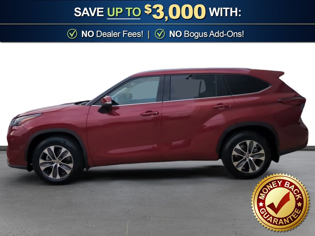 Used 2022 Toyota Highlander XLE image 2