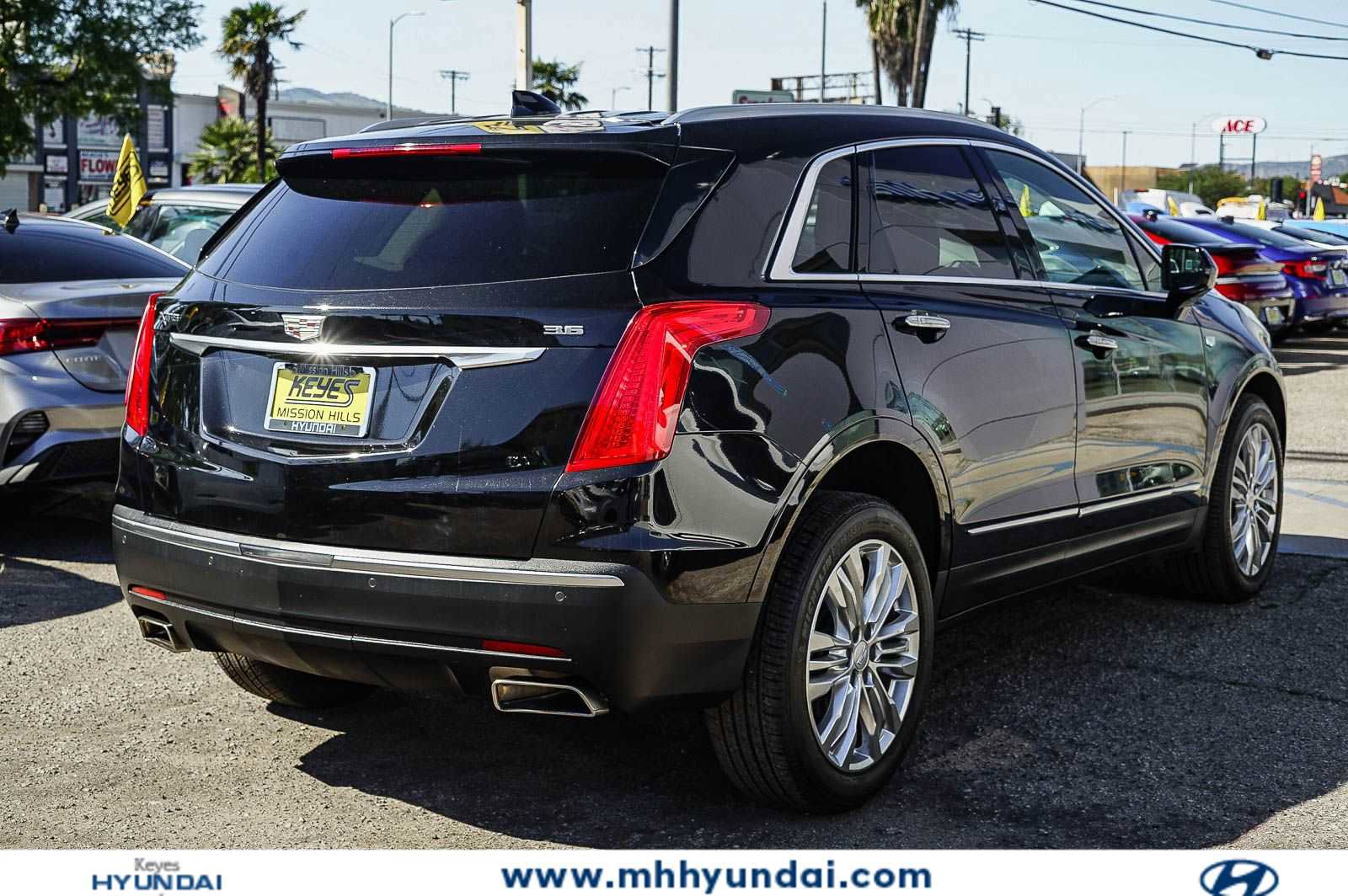 Used 2019 Cadillac XT5 Premium Luxury FWD image 4