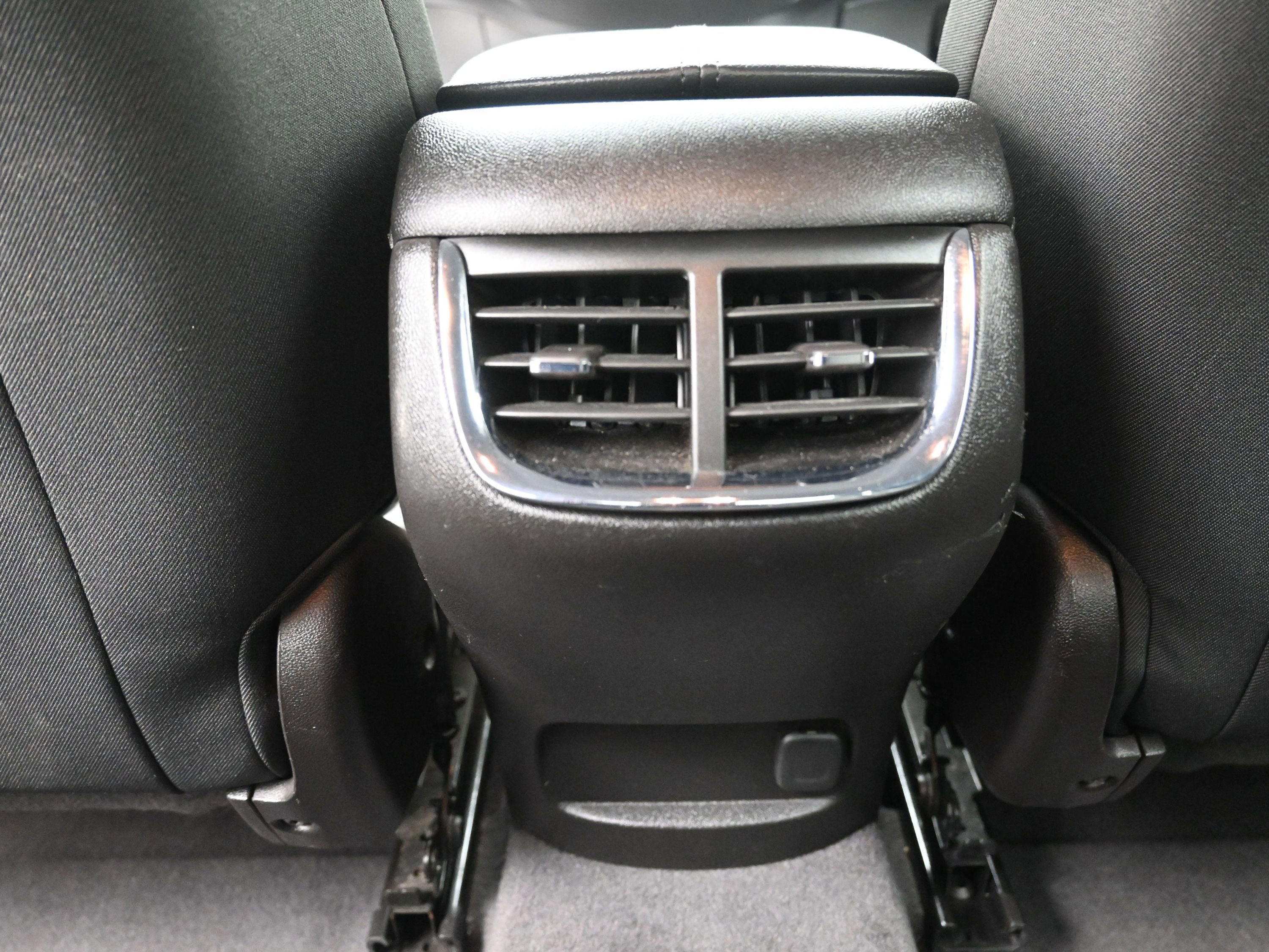 Used 2017 Chevrolet Malibu LT image 27