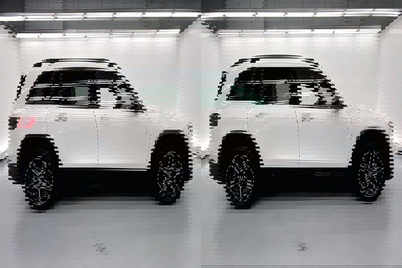 Used 2025 Mercedes-Benz GLB 250 image 6