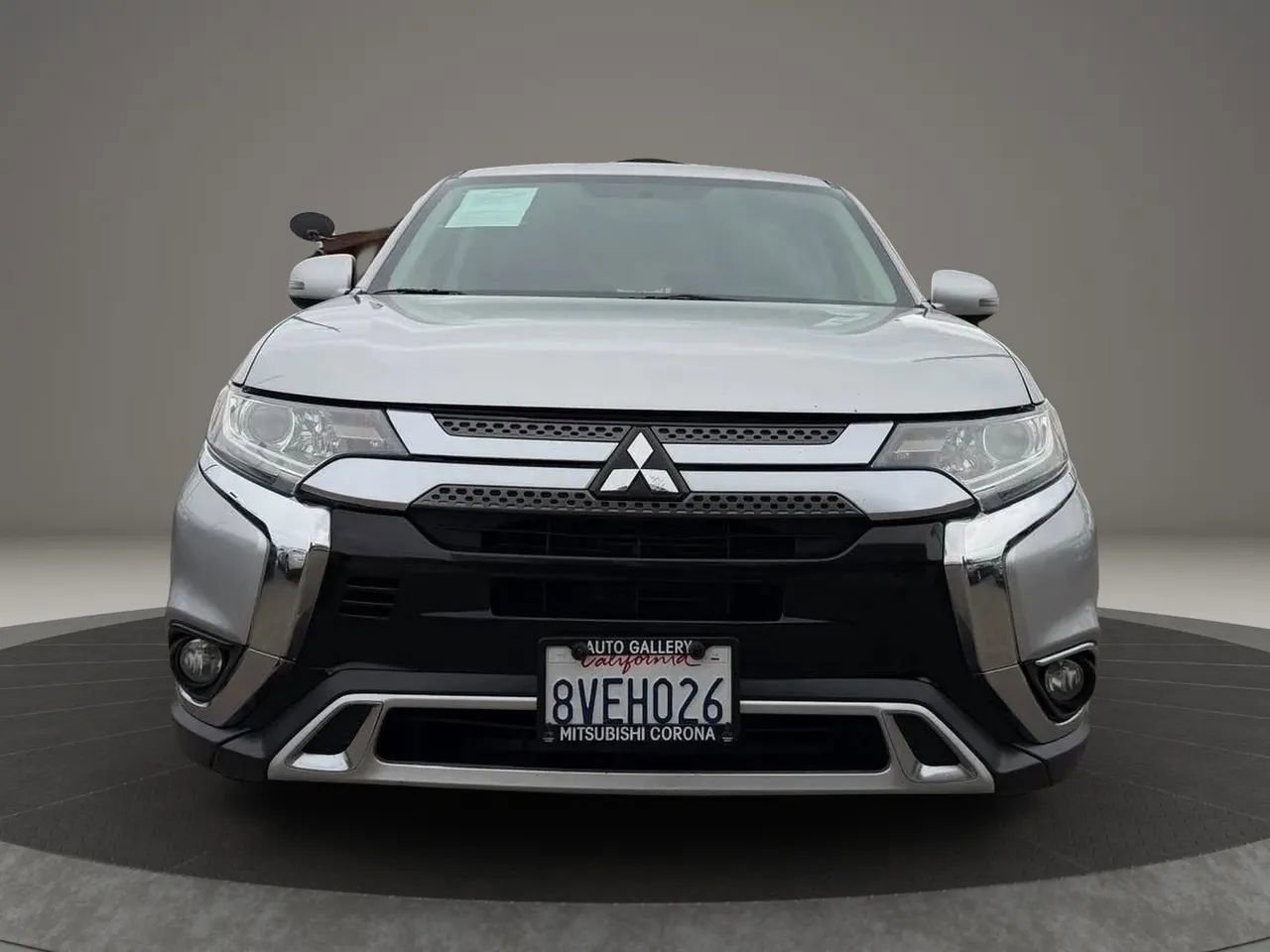 Used 2019 Mitsubishi Outlander SE image 2