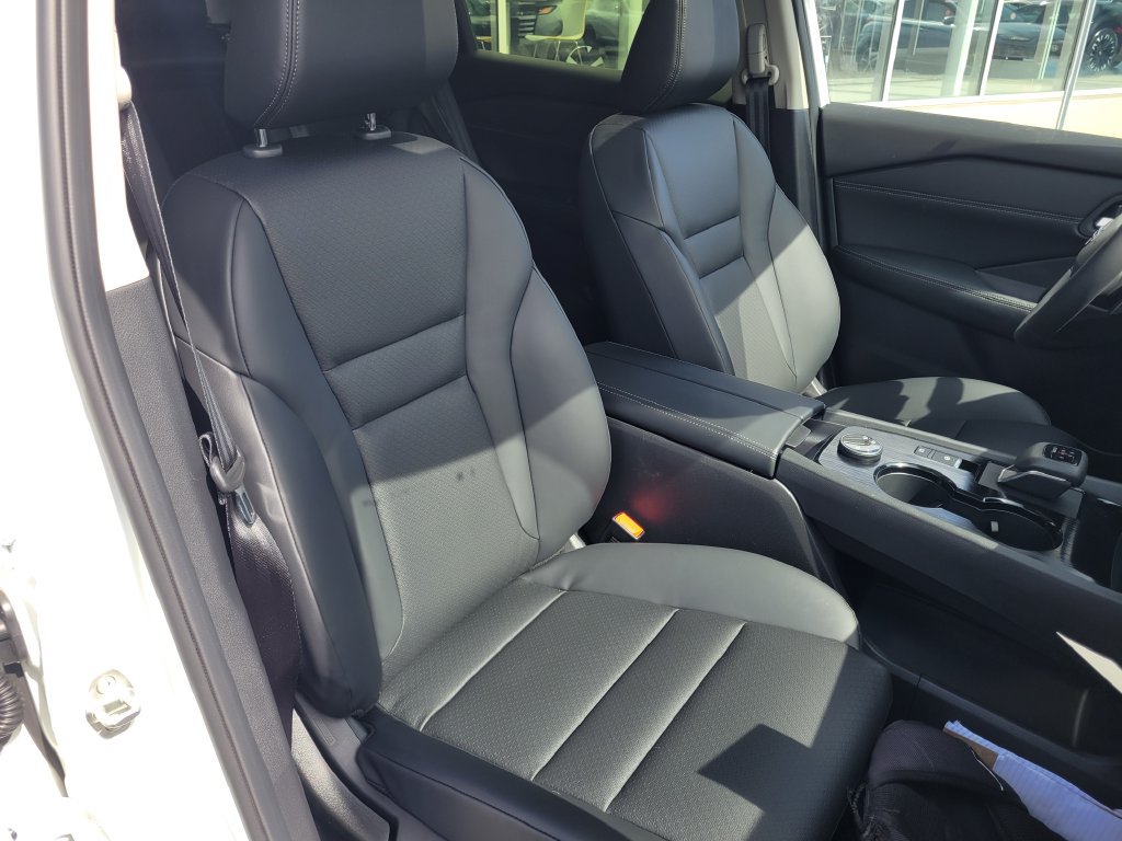 New 2026 Nissan Rogue Dark Armor AWD/4WD image 39