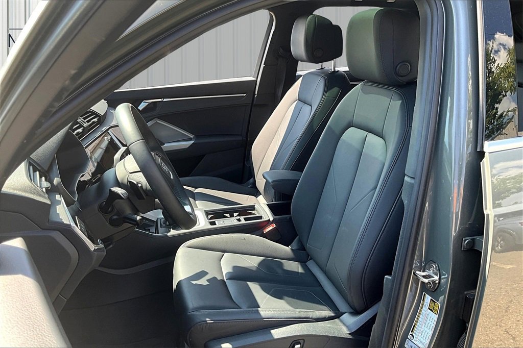 Certified 2025 Audi Q3 2.0T Premium Plus w/ Premium Plus Package image 21