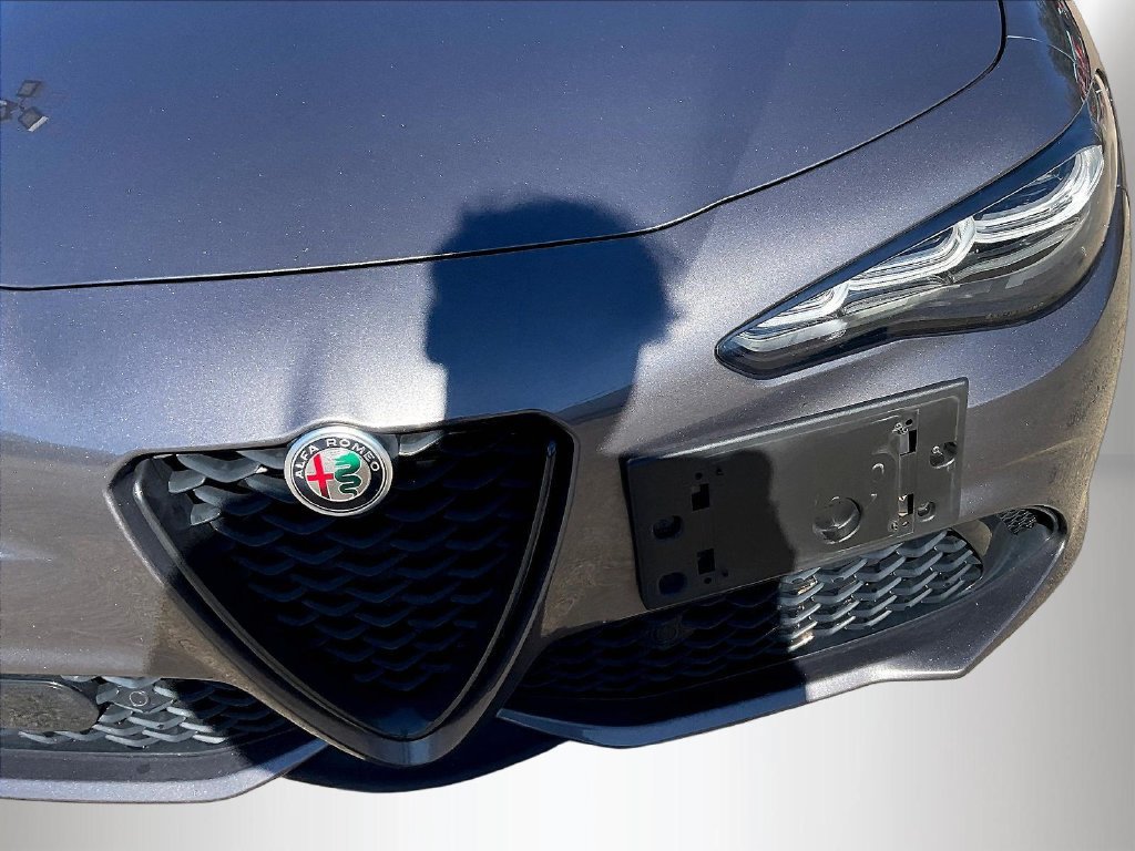 Used 2024 Alfa Romeo Giulia Veloce AWD/4WD image 33