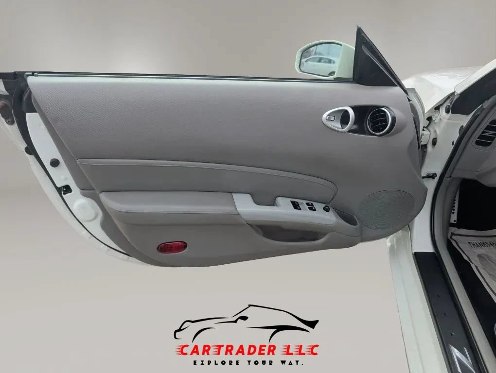 Used 2007 Nissan 350Z Touring RWD image 10