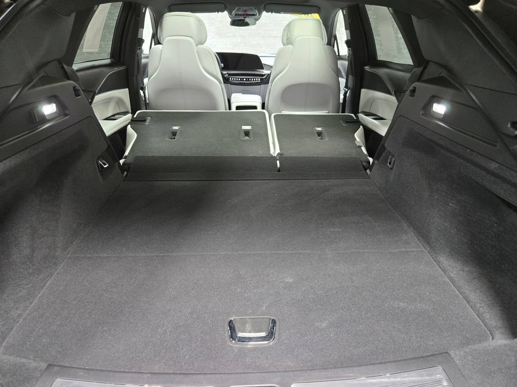 Used 2024 Cadillac Lyriq Luxury AWD/4WD image 46