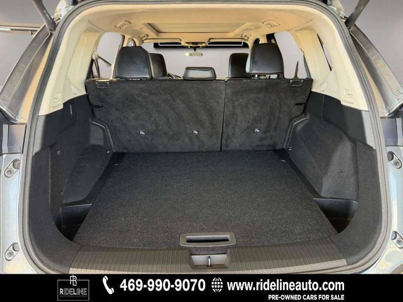 Used 2025 Nissan Rogue SV w/ SV Premium Package FWD image 24