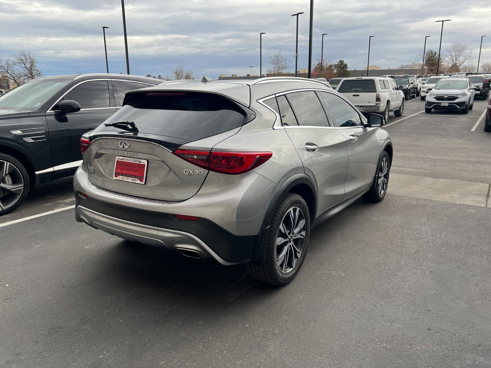 Used 2018 INFINITI QX30 Premium w/ Navigation Package image 3