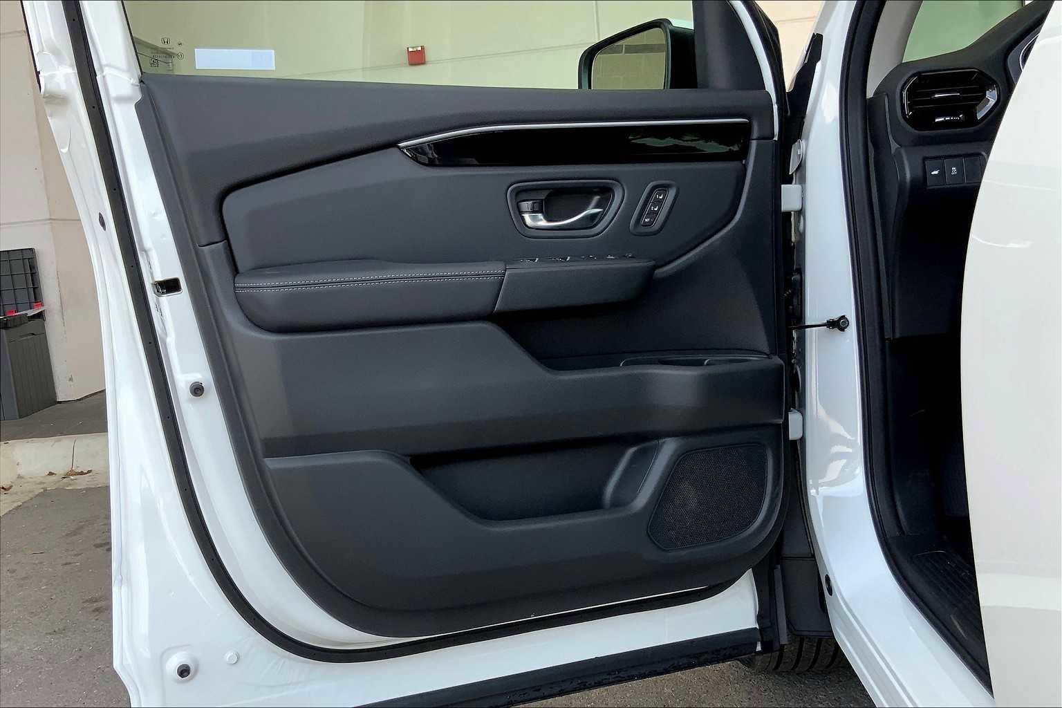 New 2025 Honda Pilot EX-L image 10