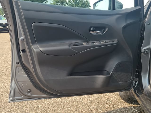 New 2025 Nissan Versa SV w/ Trunk Package FWD image 10
