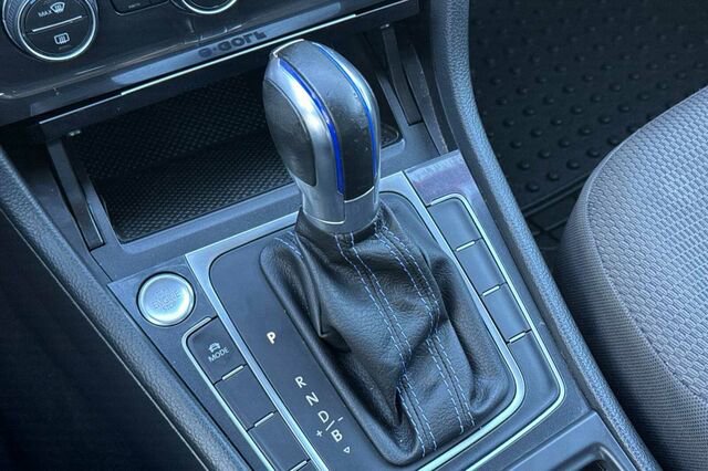 Used 2019 Volkswagen e-Golf SE w/ Driver Assistance Package image 21