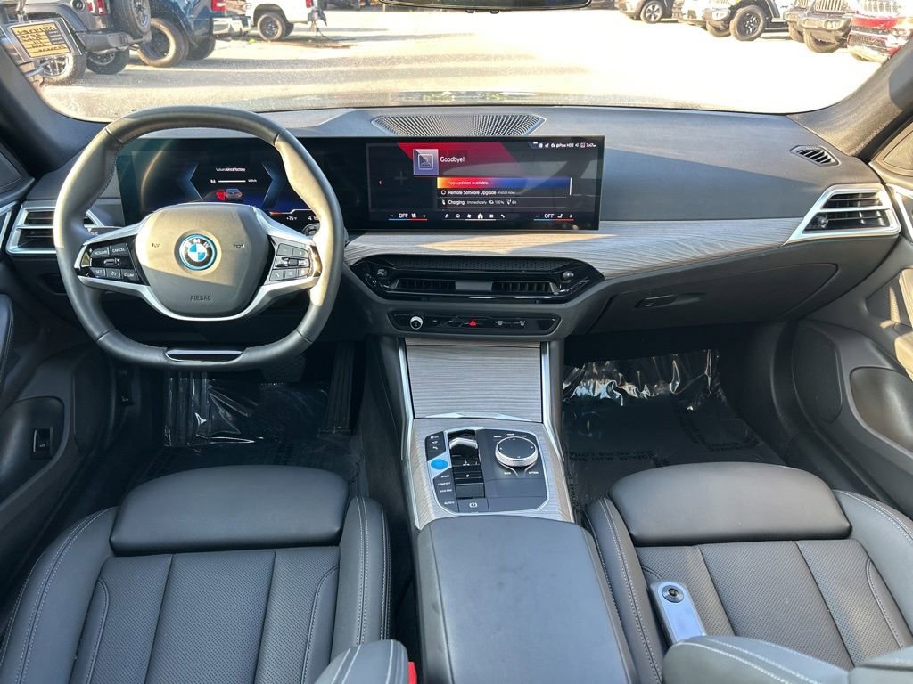 Used 2025 BMW i4 xDrive40i AWD/4WD image 32
