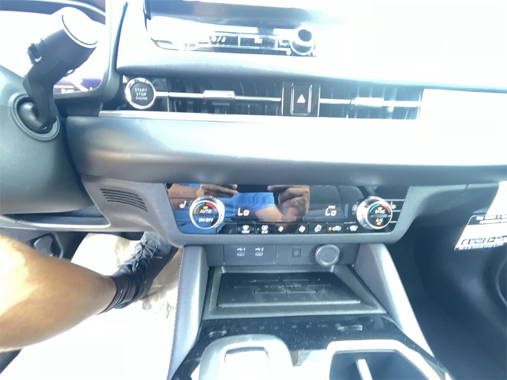 New 2025 Mitsubishi Outlander SE image 19