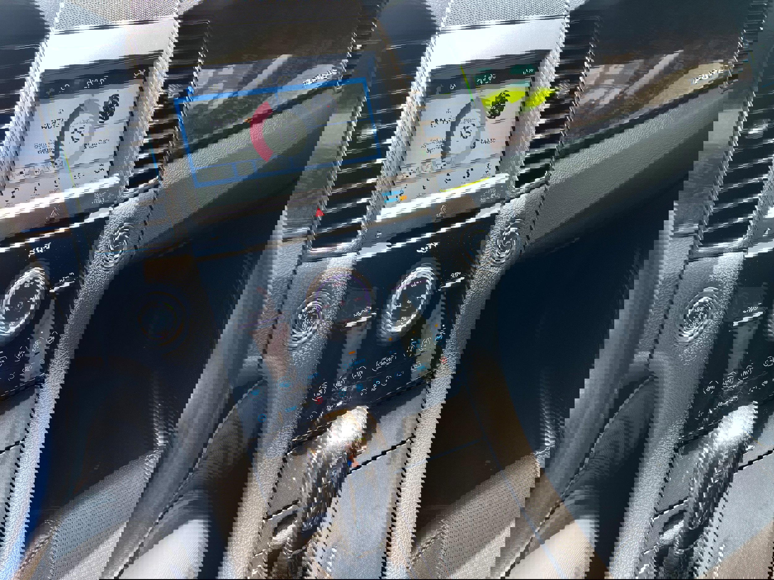 Used 2018 Ford Taurus Limited FWD image 12