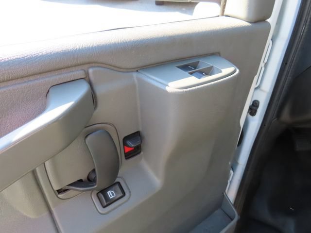 Used 2019 Chevrolet Express 2500 RWD image 19