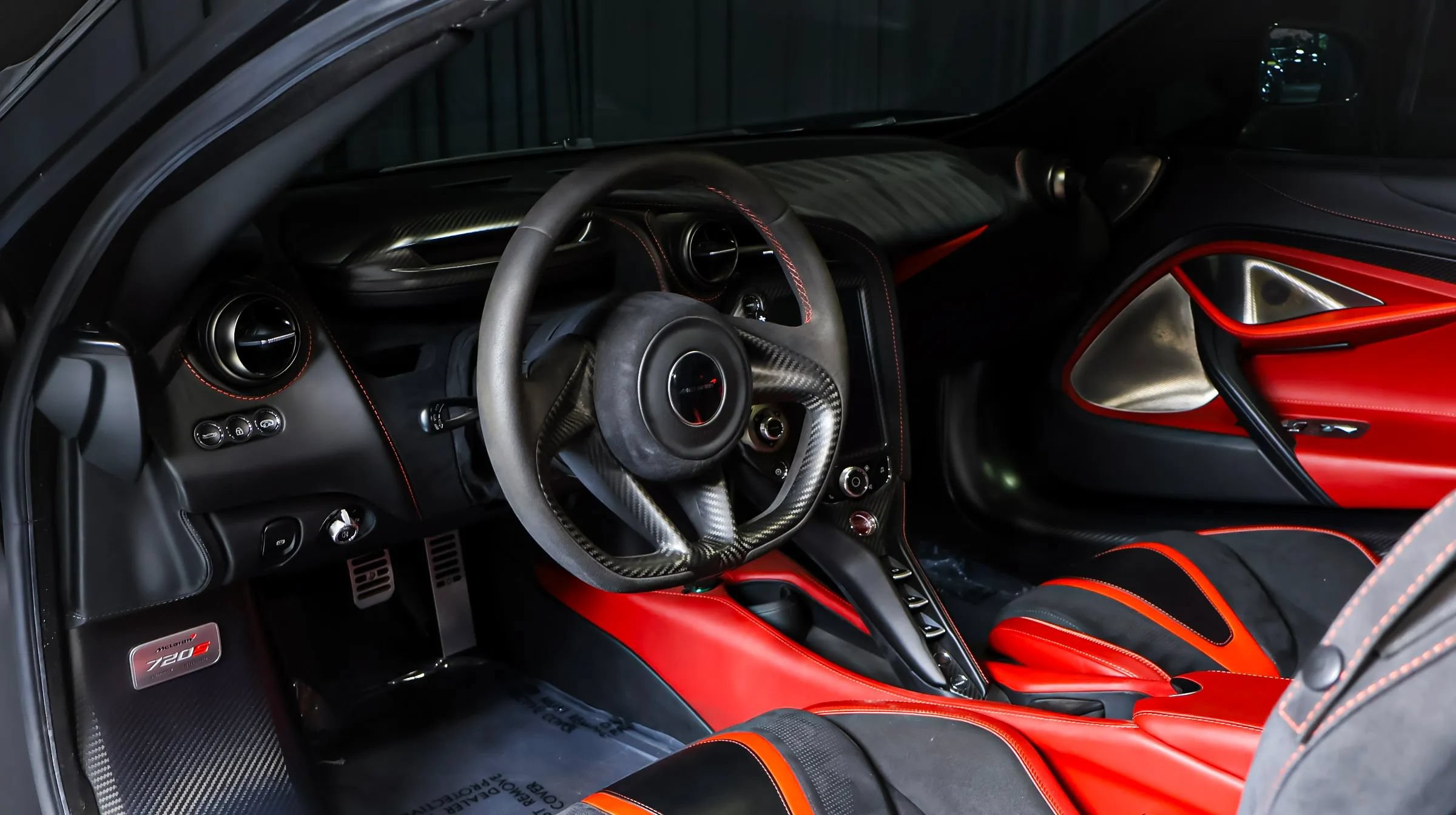 Used 2018 McLaren 720S RWD image 19