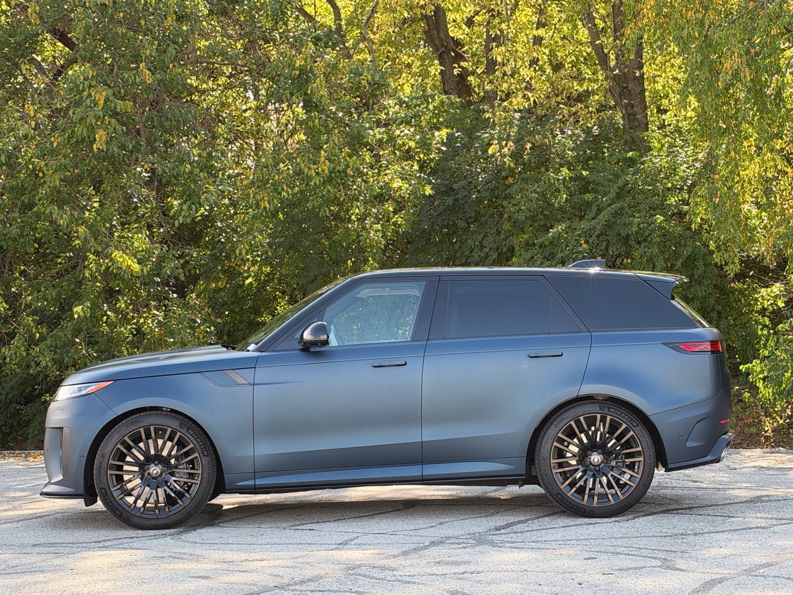 Used 2025 Land Rover Range Rover Sport SV Edition Two AWD/4WD image 2