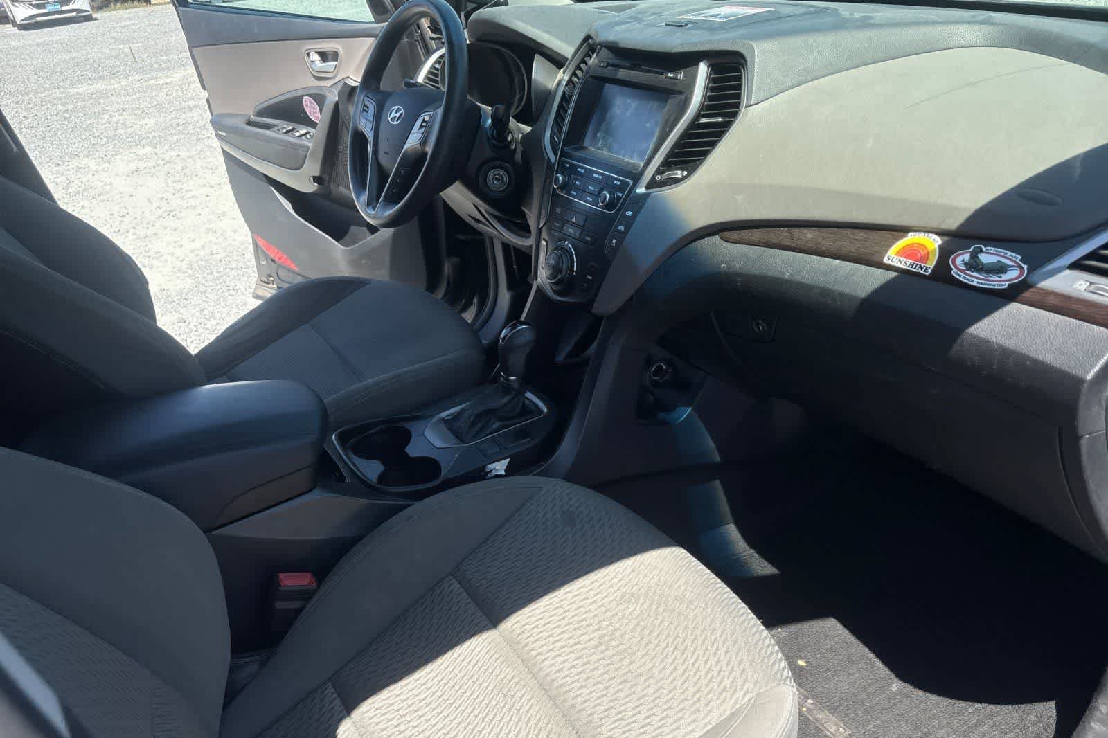 Used 2017 Hyundai Santa Fe SE w/ Cargo Package FWD image 19