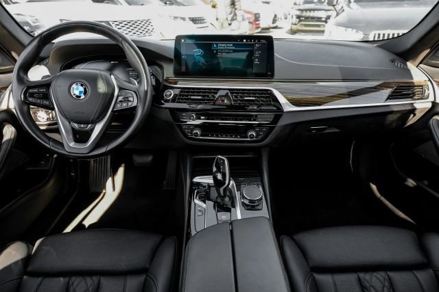 Used 2023 BMW 530e RWD image 24