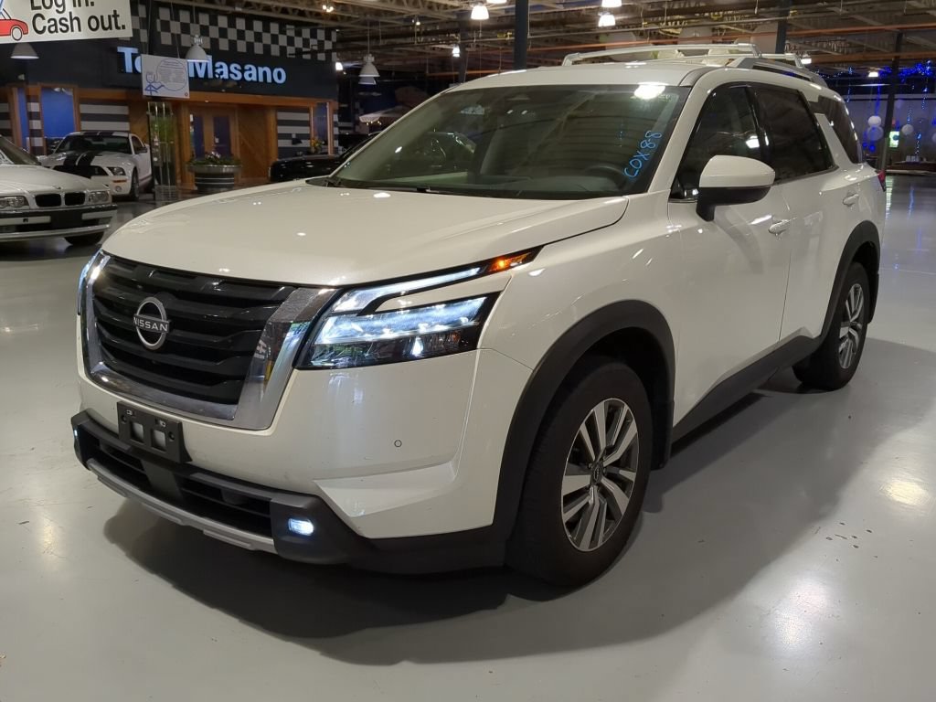 Used 2024 Nissan Pathfinder SL w/ Lighting Package (N92)