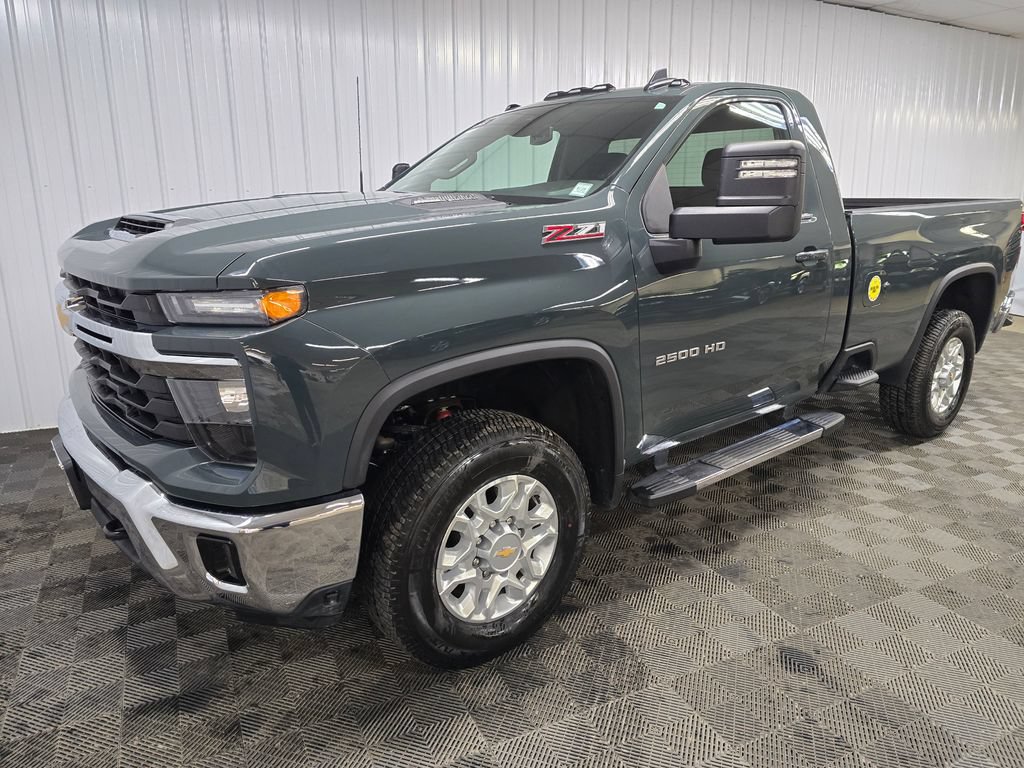 Used 2025 Chevrolet Silverado 2500 LT AWD/4WD image 8