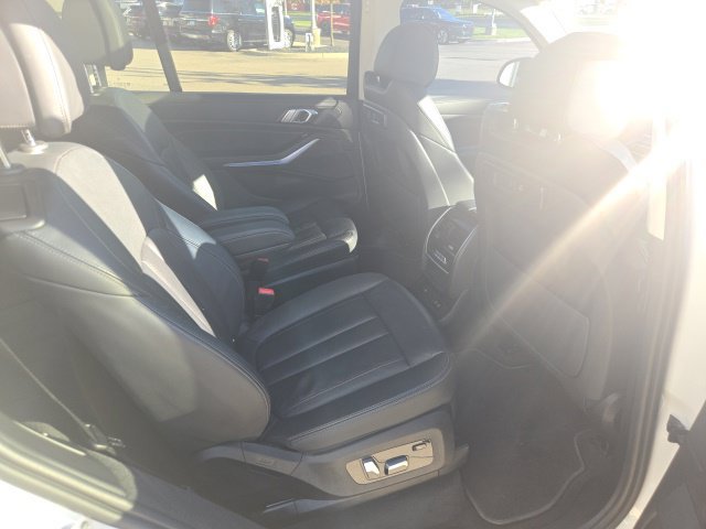 Used 2022 BMW X7 xDrive40i w/ Parking Assistance Package AWD/4WD image 15