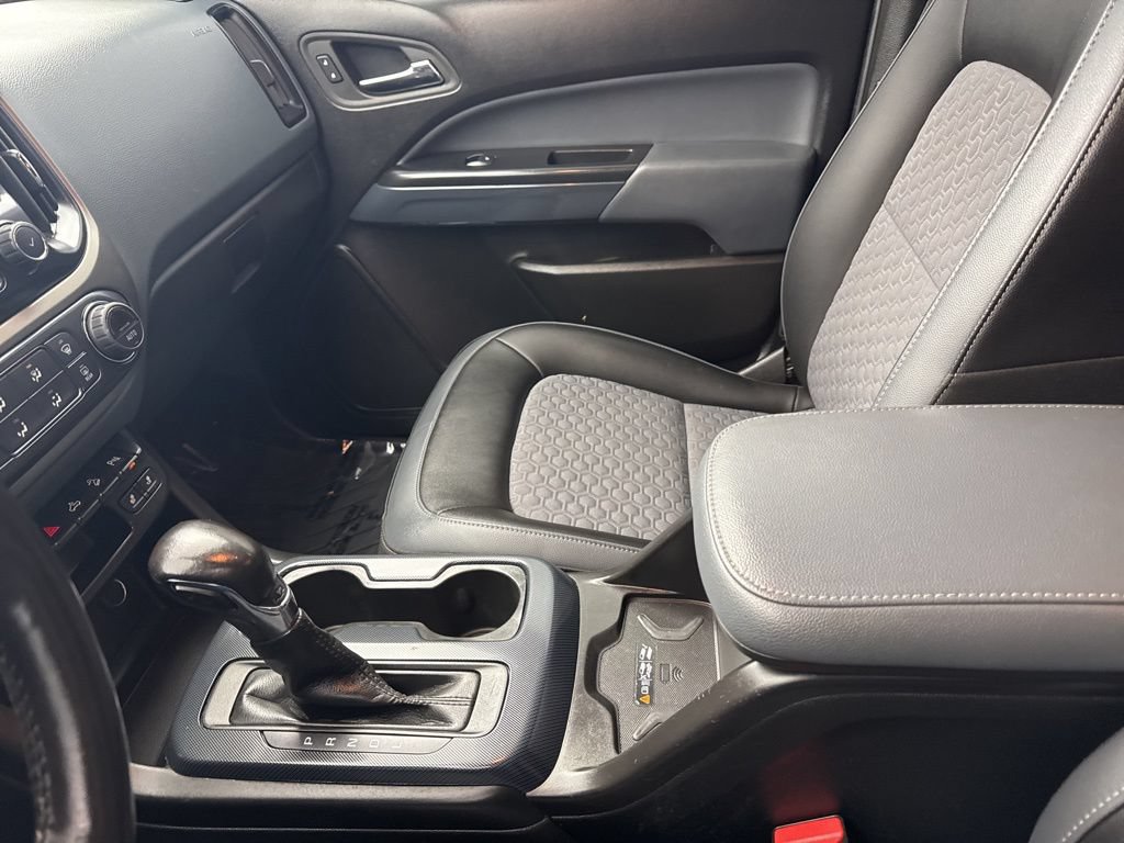 Used 2022 Chevrolet Colorado Z71 AWD/4WD image 23