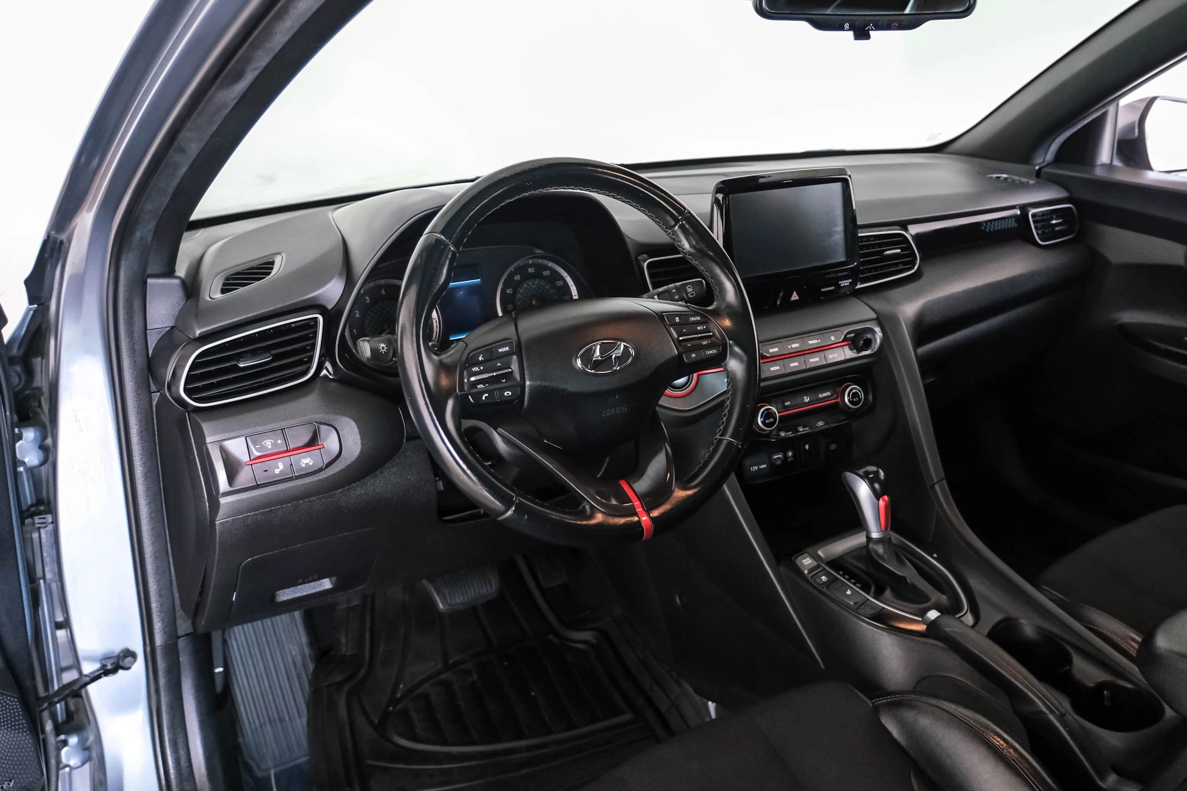 Used 2021 Hyundai Veloster 2.0 Premium FWD image 2