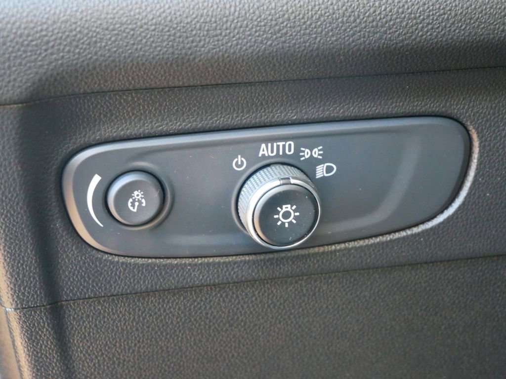 Used 2021 Buick Envision Essence image 19