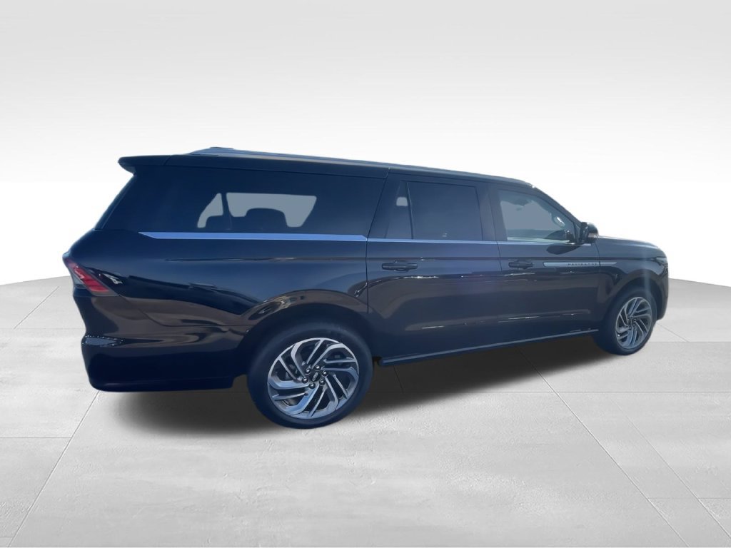 New 2026 Lincoln Navigator L Reserve AWD/4WD image 8