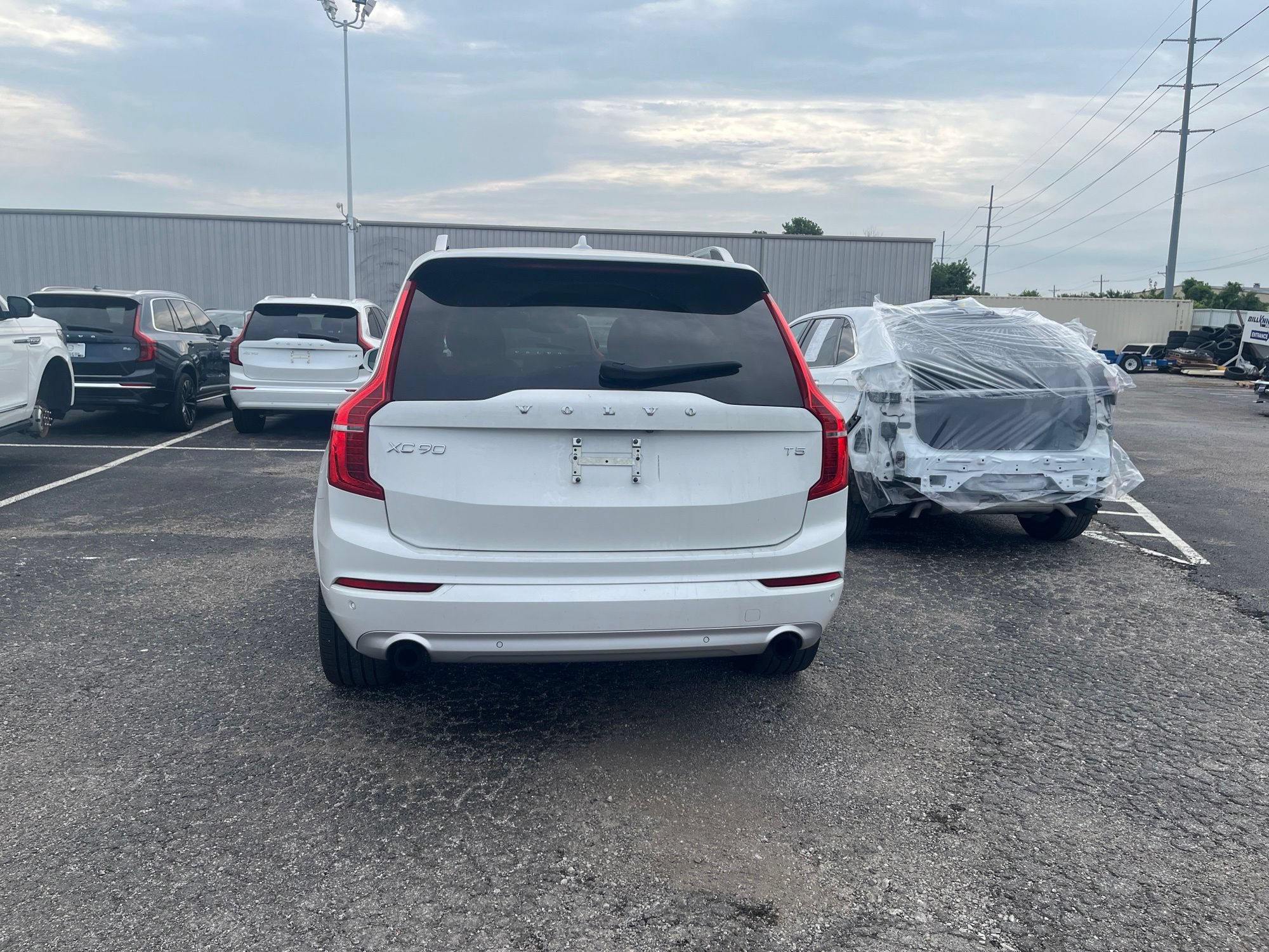 Used 2019 Volvo XC90 T5 Momentum FWD image 3