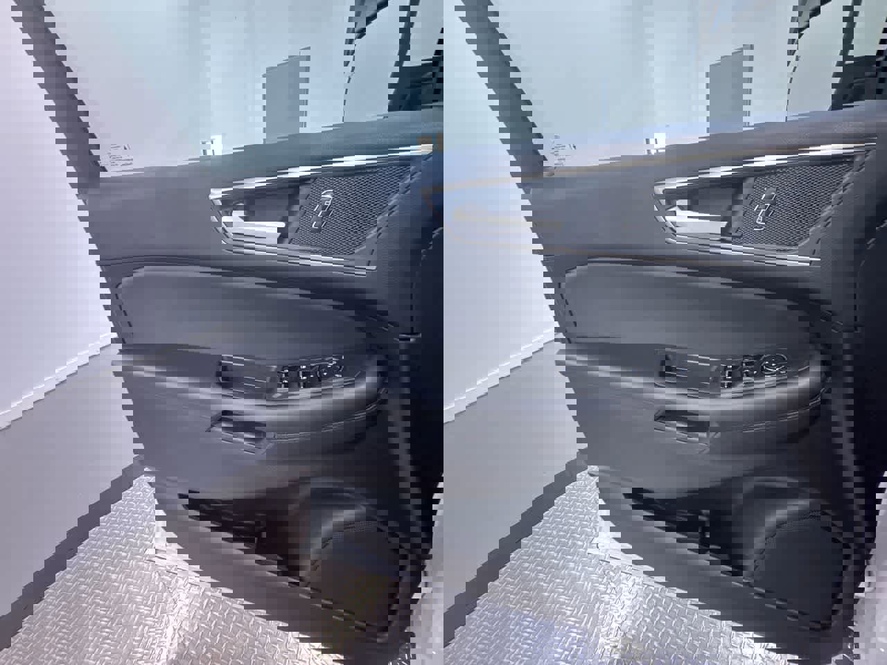 Used 2024 Ford Edge SEL image 29