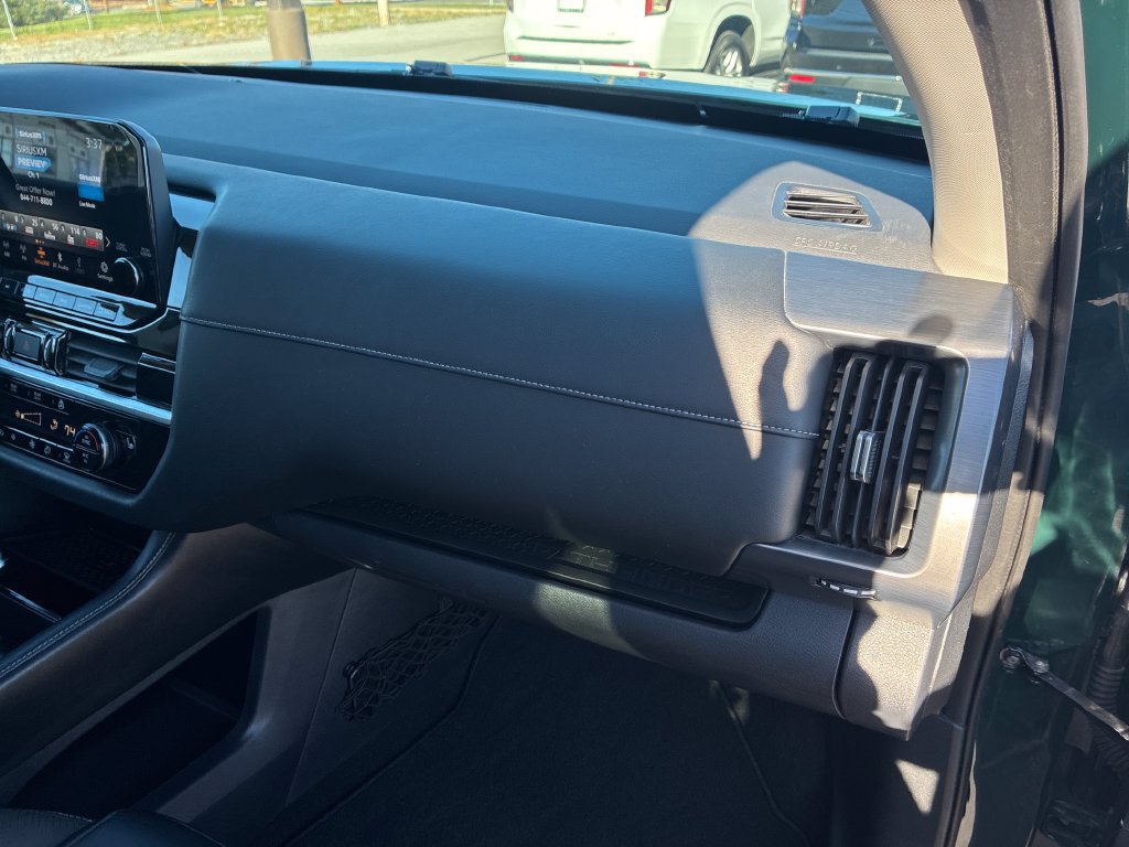 Used 2023 Nissan Pathfinder SL w/ Lighting Package (N92) AWD/4WD image 31