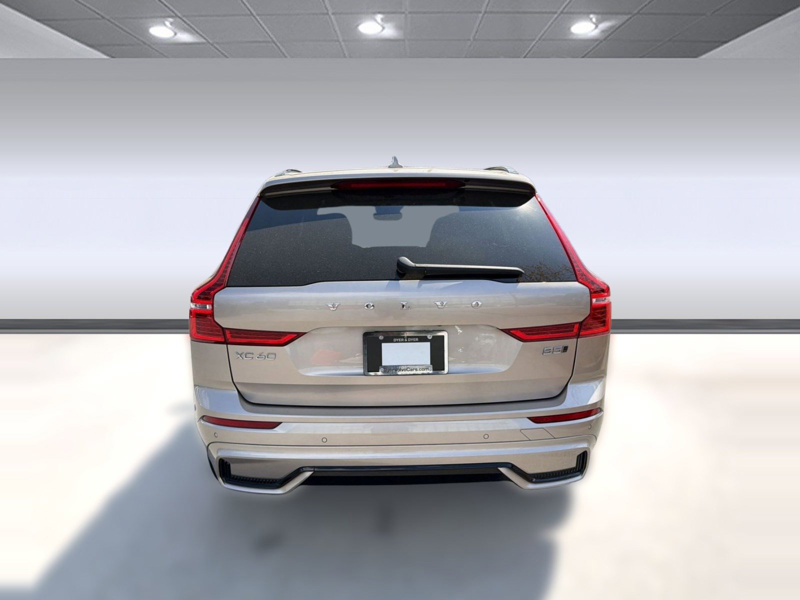 Certified 2024 Volvo XC60 B5 Plus w/ Climate Package AWD/4WD image 10