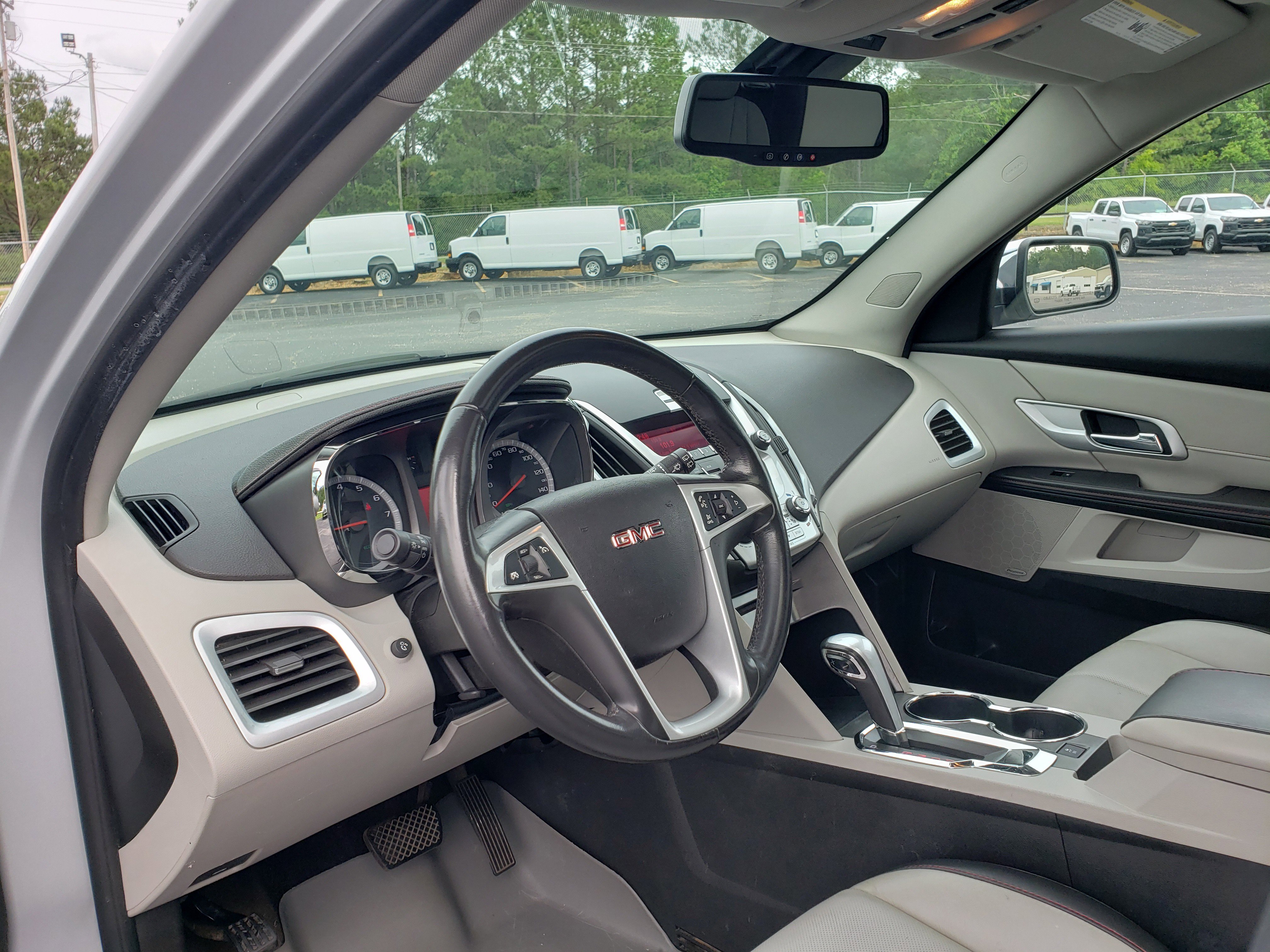 Used 2011 GMC Terrain SLT FWD image 23