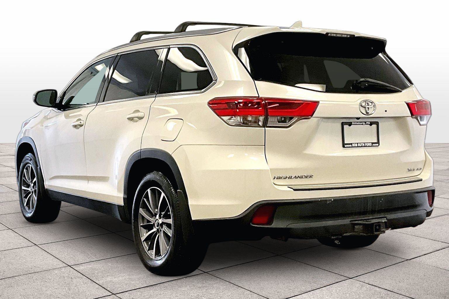 Used 2019 Toyota Highlander XLE image 10