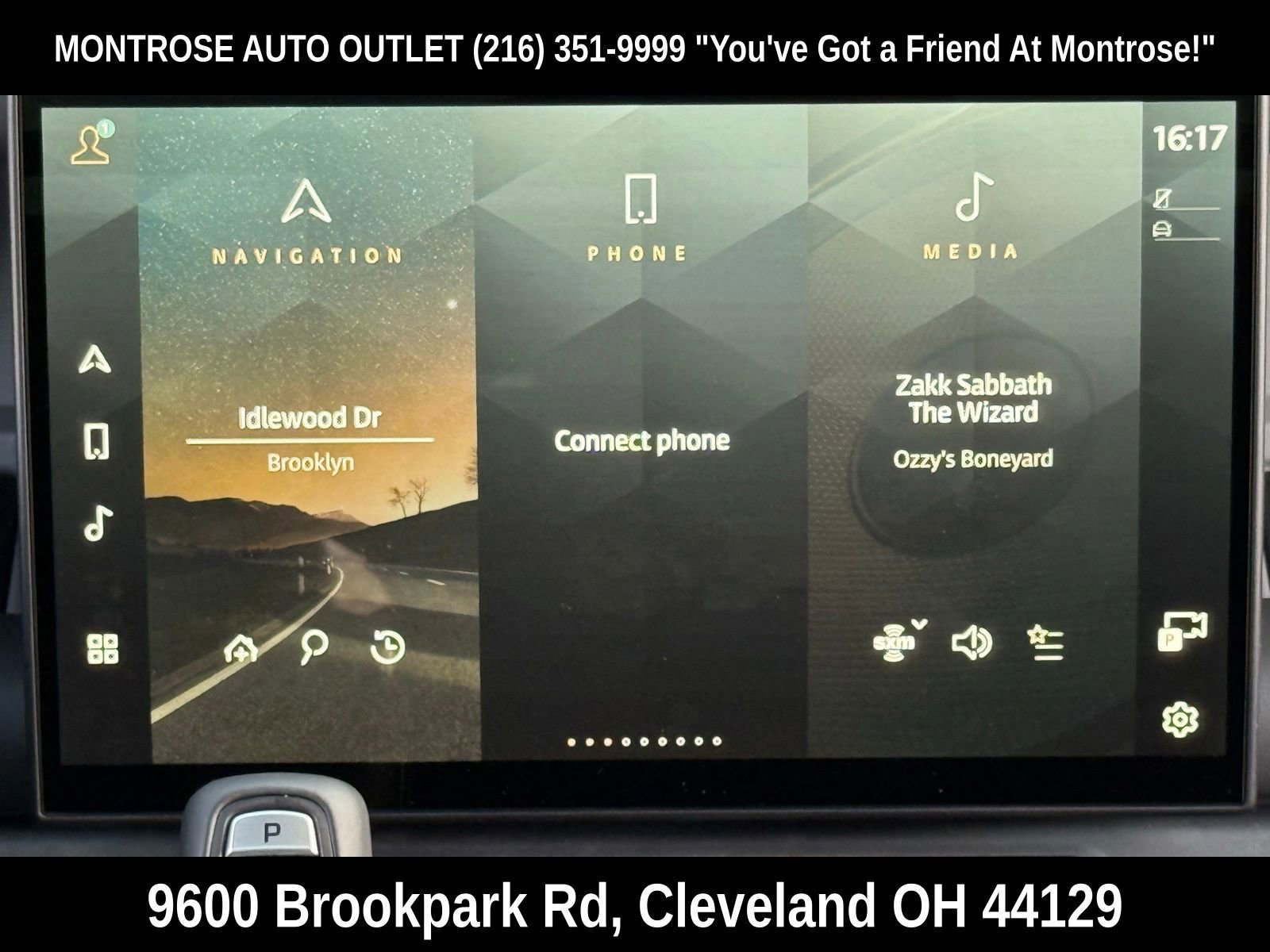 New 2026 Land Rover Defender 130 X-Dynamic SE image 24