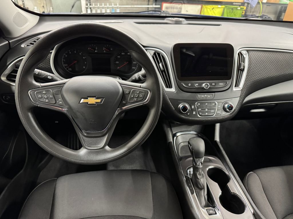 Used 2023 Chevrolet Malibu LT image 18