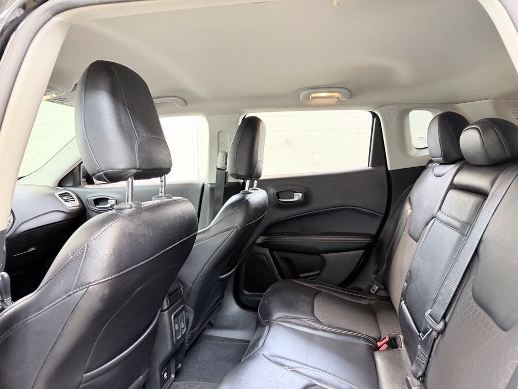 Used 2017 Jeep Compass Latitude w/ Safe & Security Group AWD/4WD image 23
