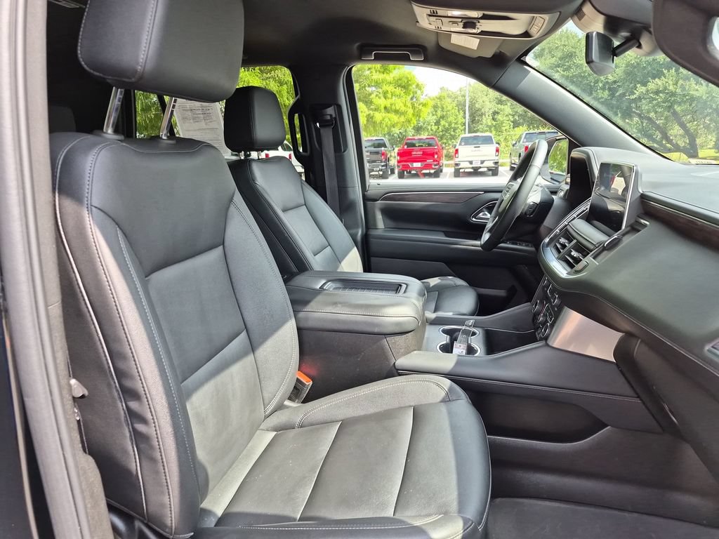 Used 2023 Chevrolet Tahoe Z71 w/ Luxury Package AWD/4WD image 40