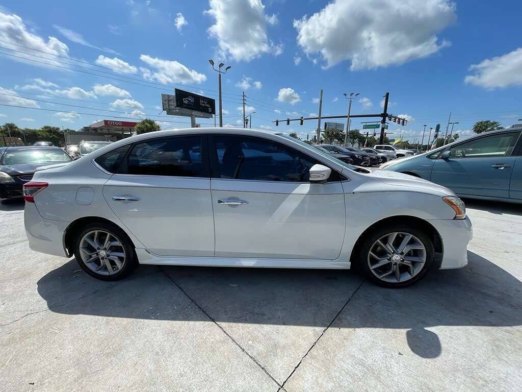 Used 2015 Nissan Sentra SR w/ SR Premium Package FWD image 17