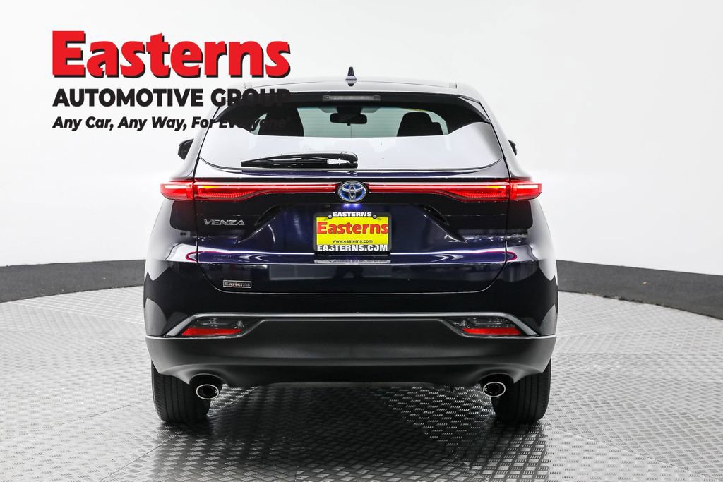 Used 2024 Toyota Venza LE image 6