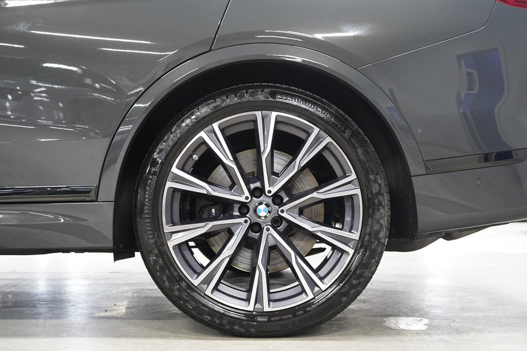 Used 2021 BMW X7 M50i AWD/4WD image 38