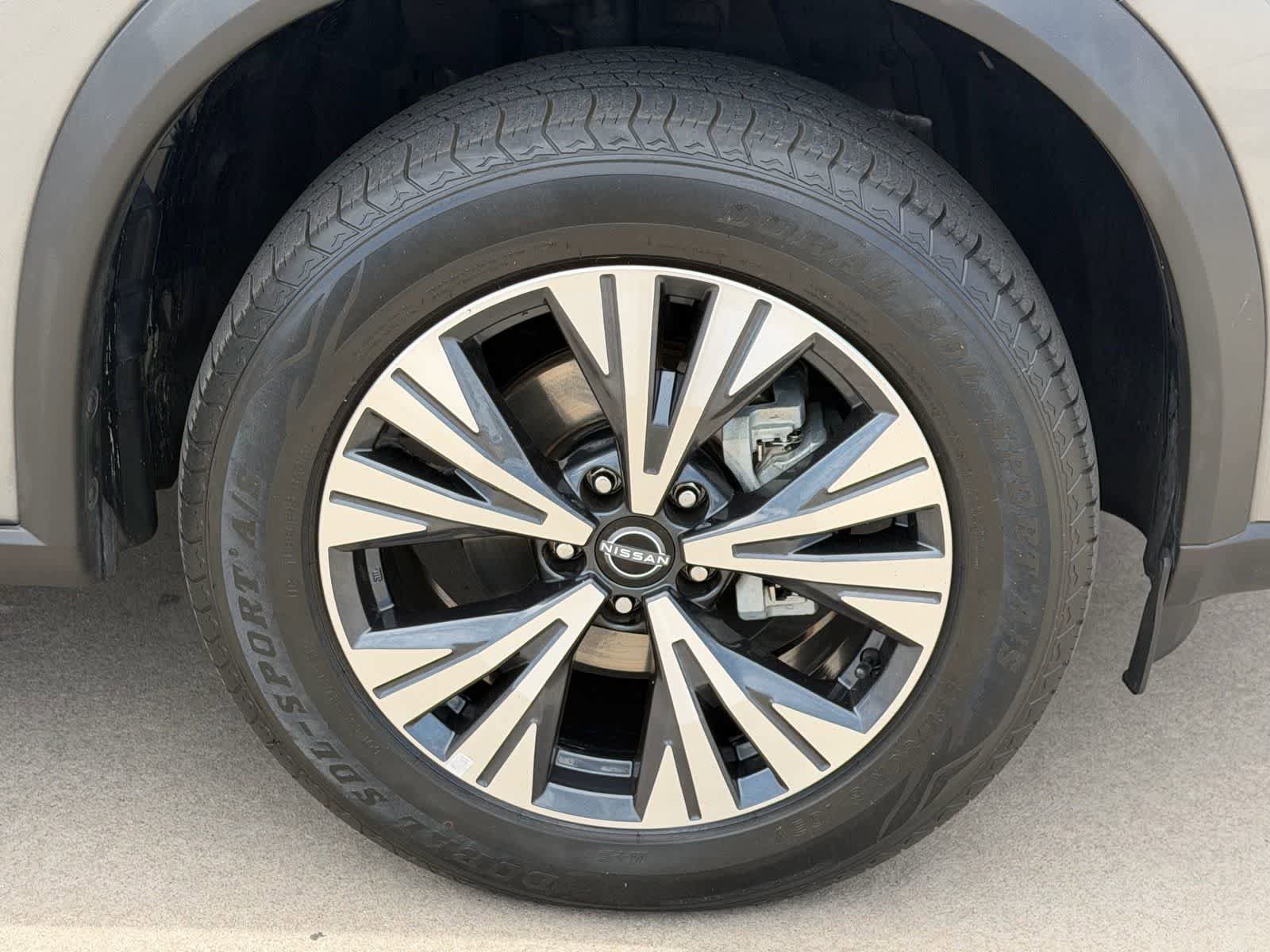 Certified 2022 Nissan Rogue SV image 10