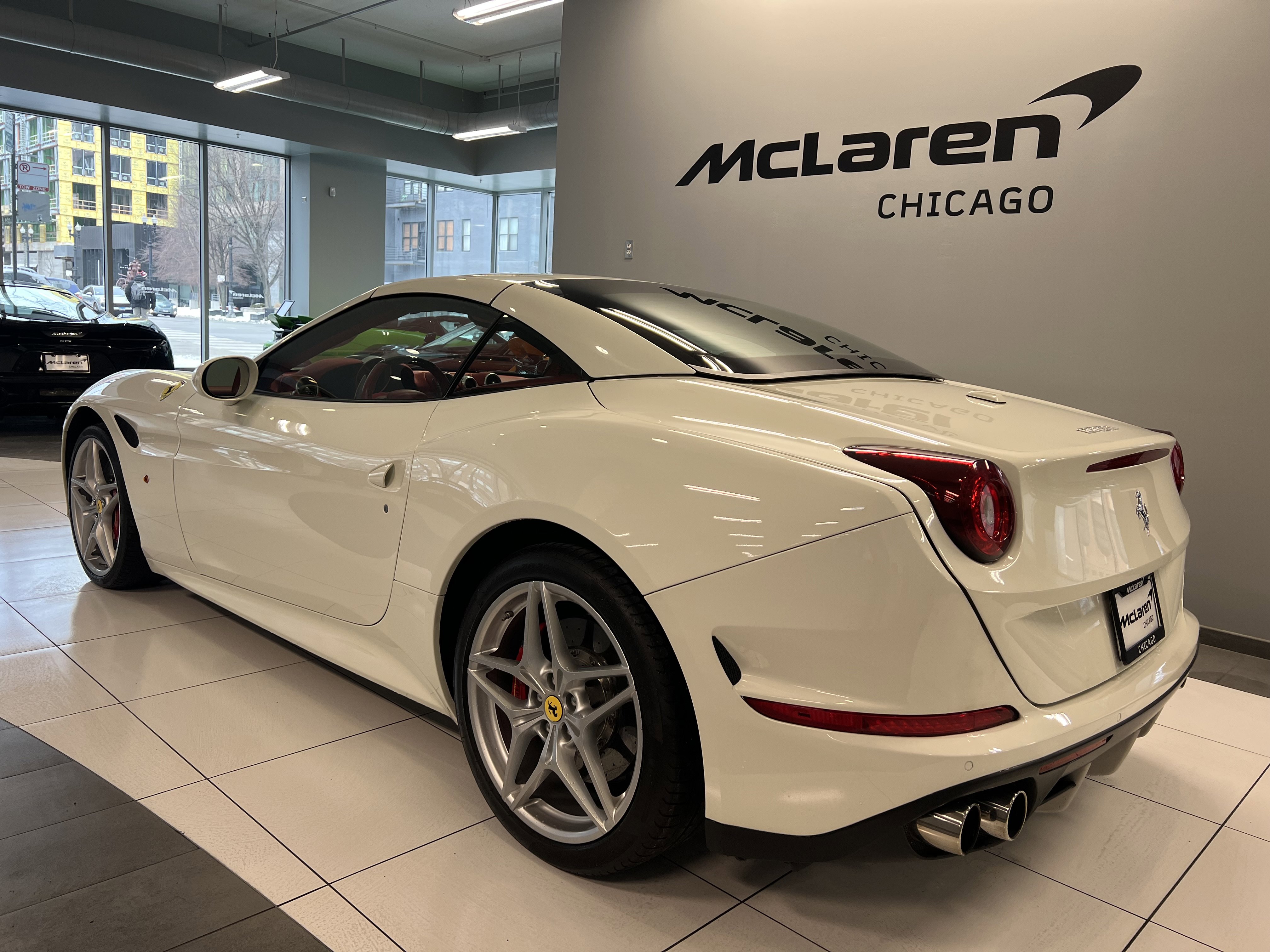 Used 2017 Ferrari California T image 6