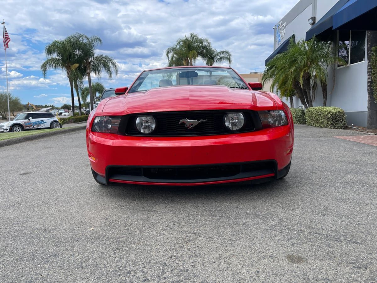 Used 2011 Ford Mustang GT Premium w/ Electronics Pkg RWD image 3