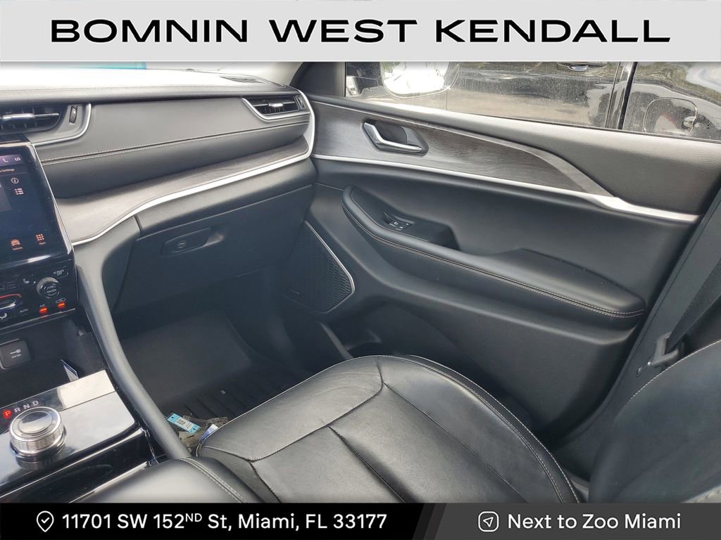 Used 2022 Jeep Grand Cherokee L Limited image 16